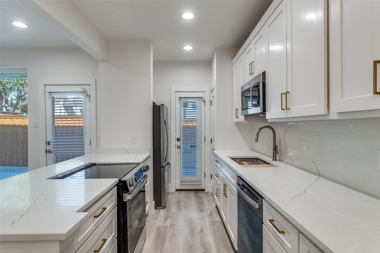 5755 Phoenix Dr #A - Photo 5 of 16