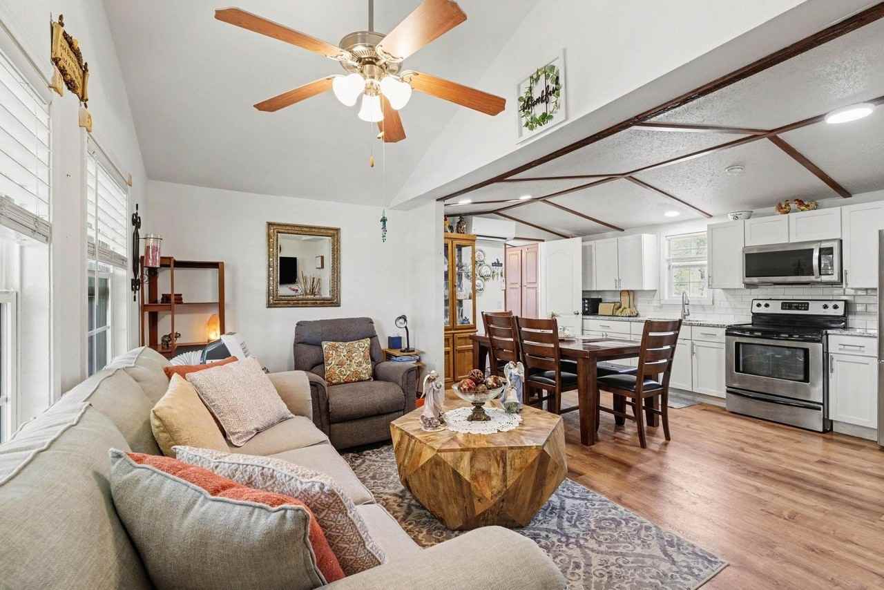 5591 County Road 920 - Photo 5 of 34