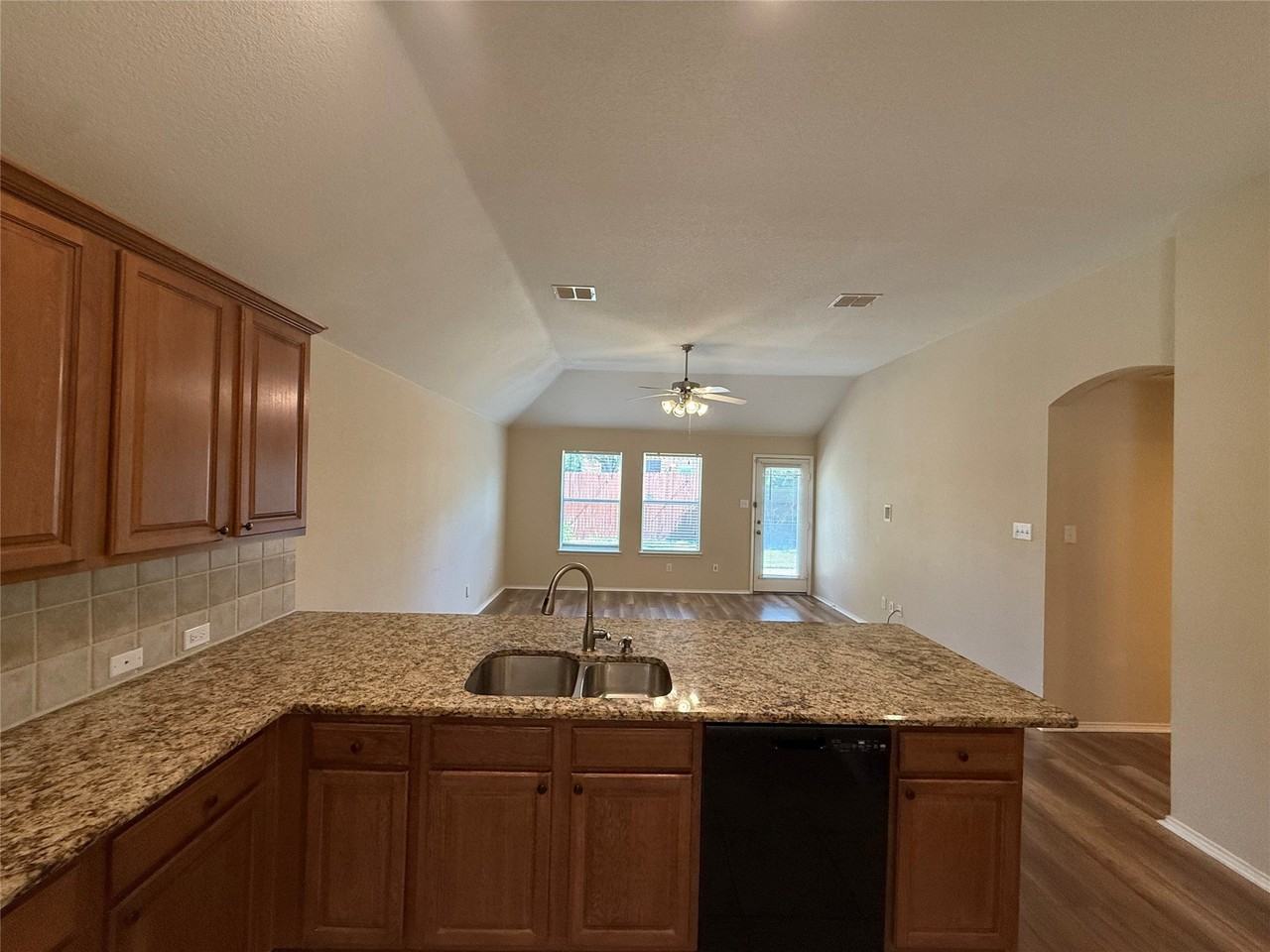 3605 Cottonwood Rd - Photo 4 of 38