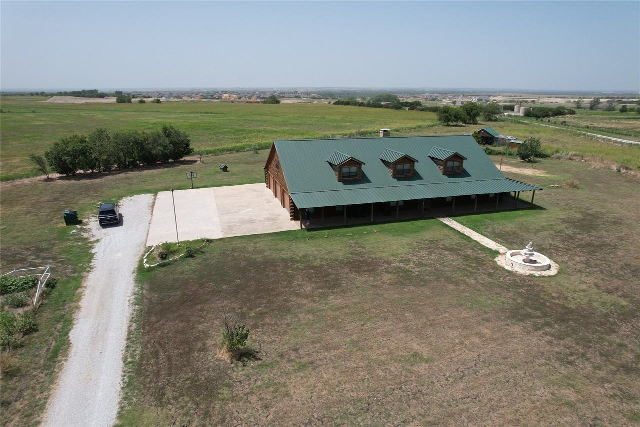 13201 Prairie Sky Ln - Photo 6 of 36