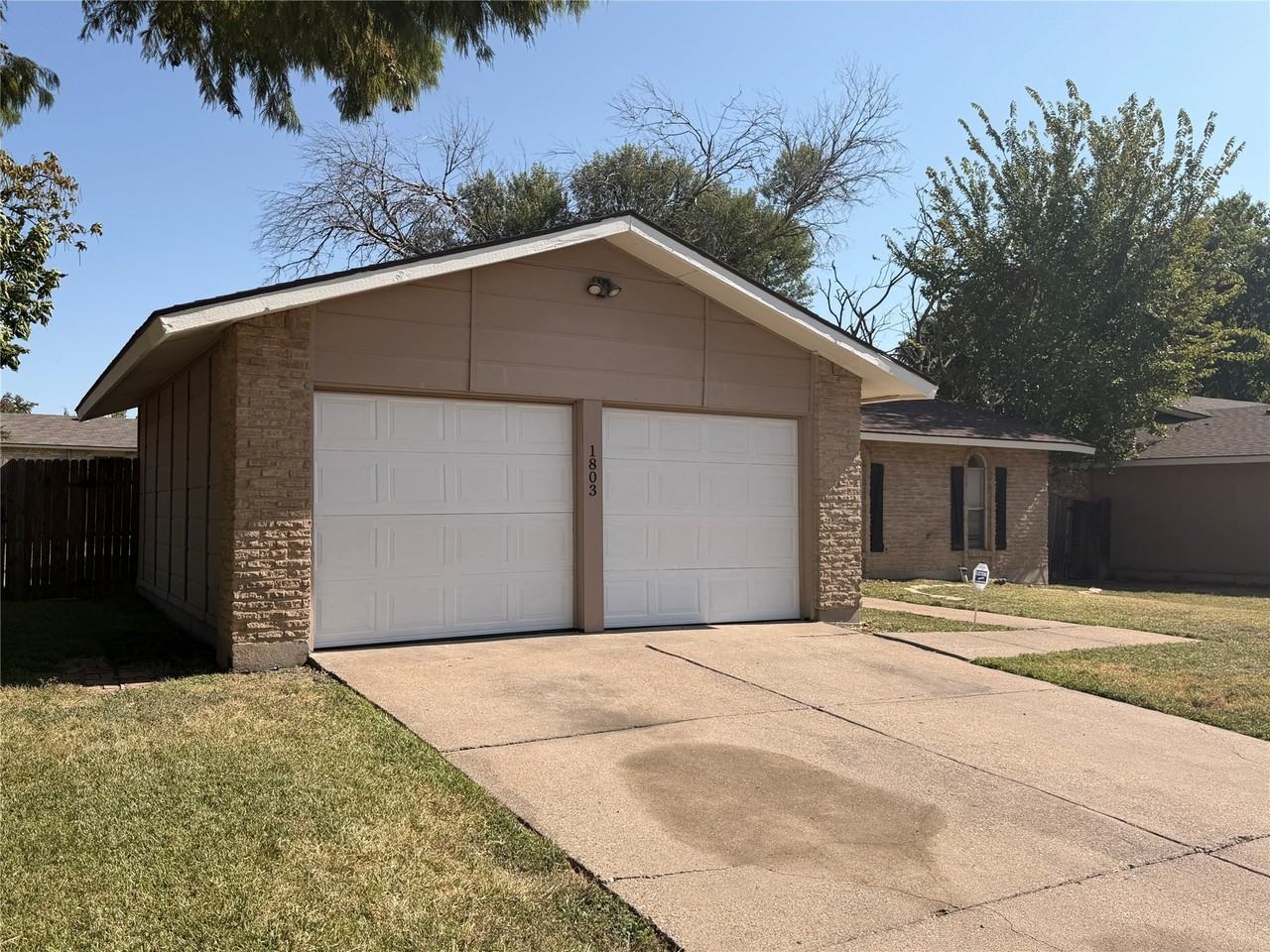 1803 Wickersham Dr - Photo 2 of 20