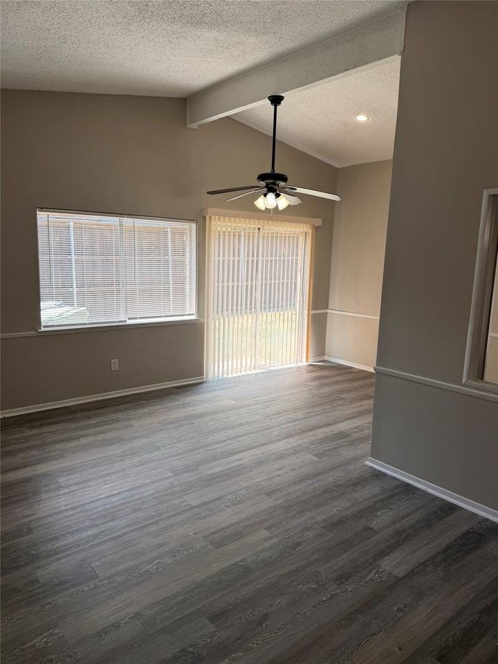 1803 Wickersham Dr - Photo 4 of 20