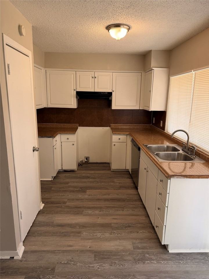 1803 Wickersham Dr - Photo 7 of 20