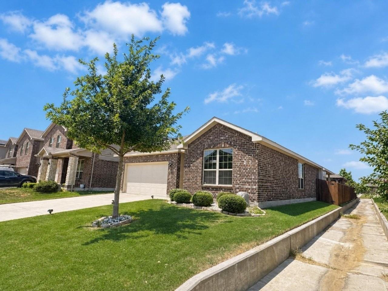 5601 Portola Ln - Photo 3 of 29