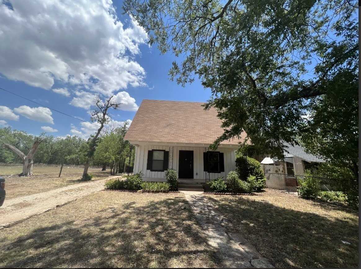 361 College Dr - Photo 2 of 17