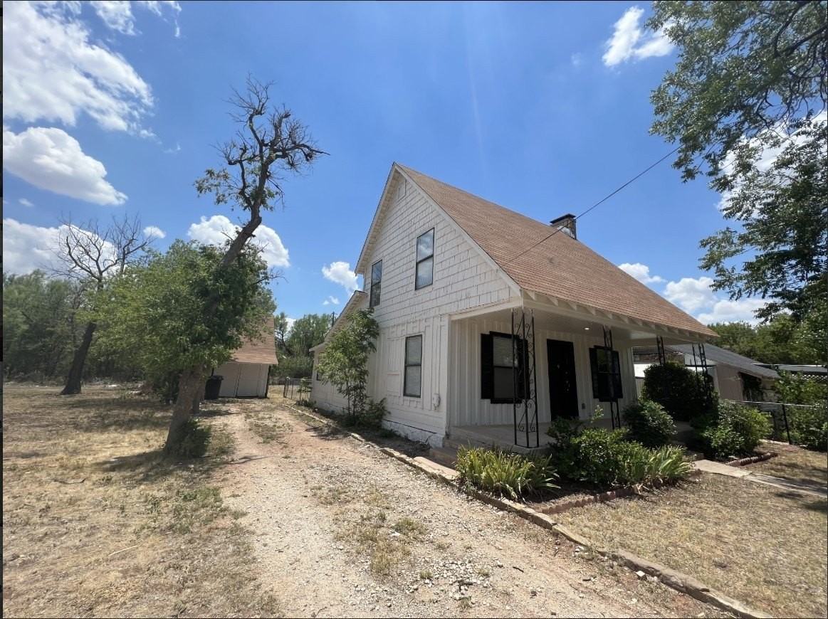 361 College Dr - Photo 3 of 17