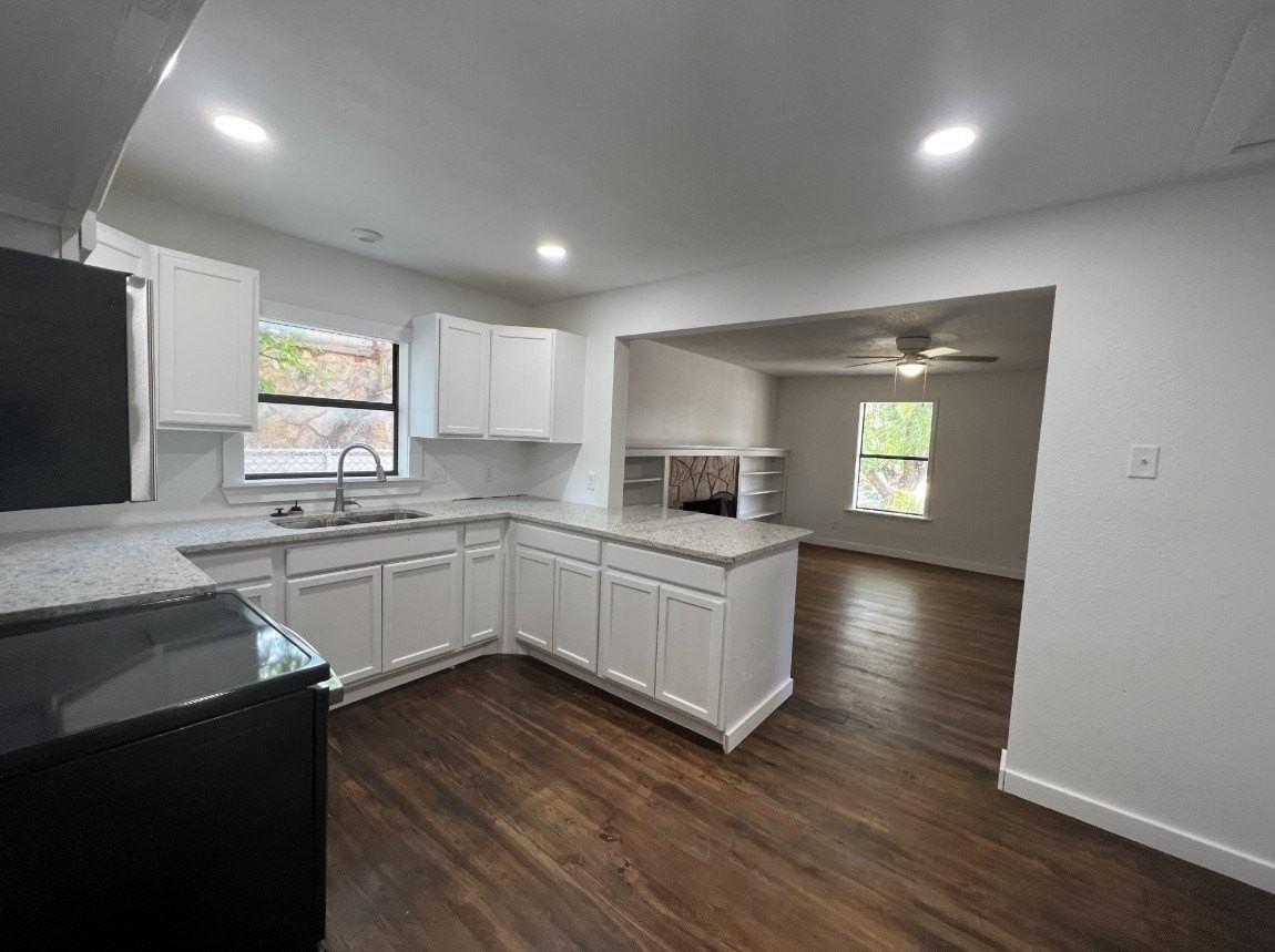 361 College Dr - Photo 5 of 17