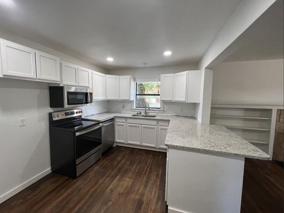 361 College Dr - Photo 6 of 17