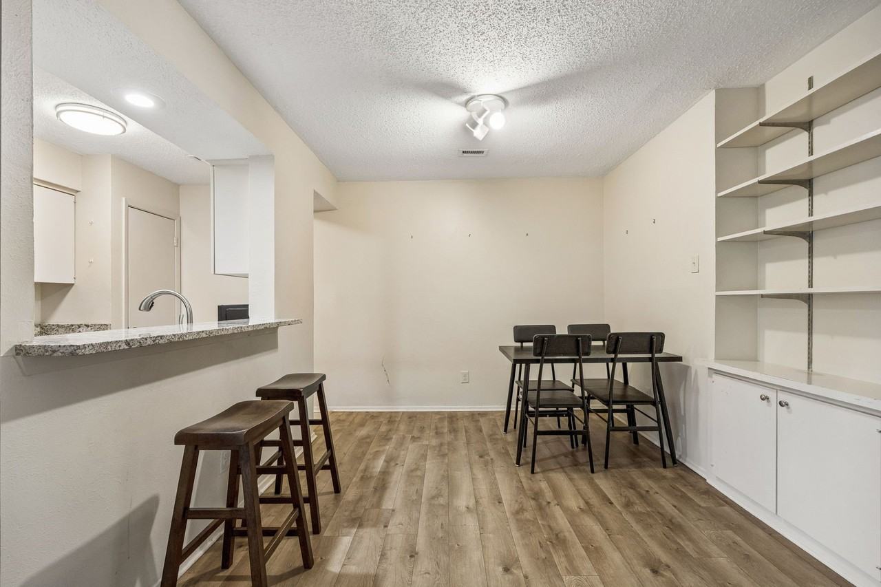 5138 Amesbury Dr #211 - Photo 3 of 17