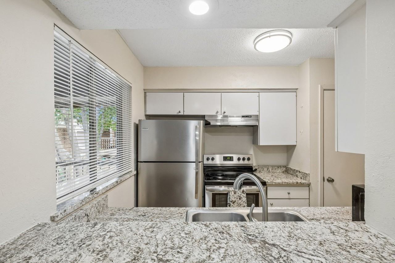 5138 Amesbury Dr #211 - Photo 5 of 17