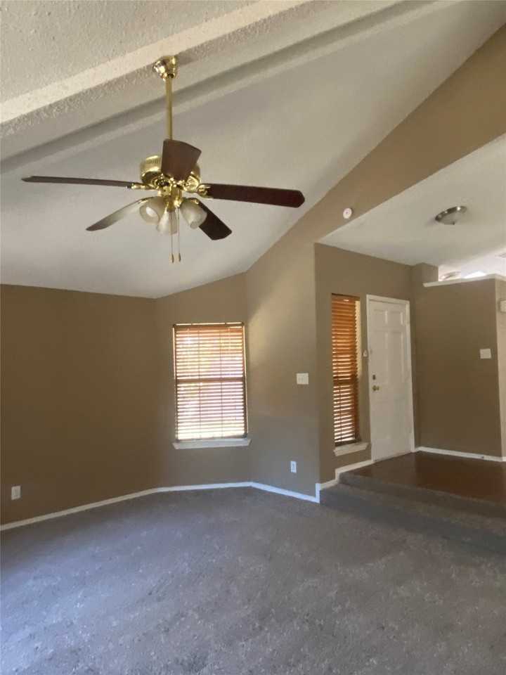 4370 Ashley Ln - Photo 5 of 18
