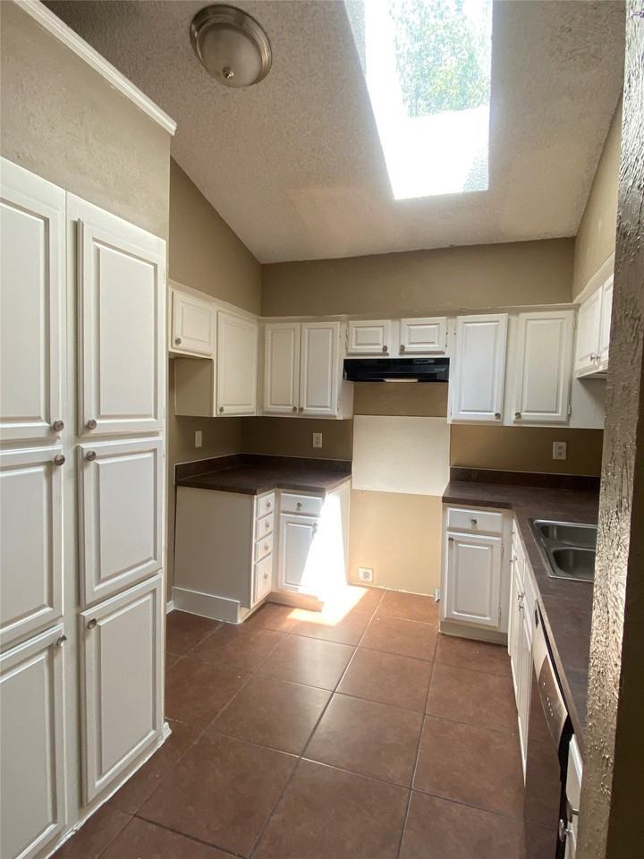 4370 Ashley Ln - Photo 7 of 18