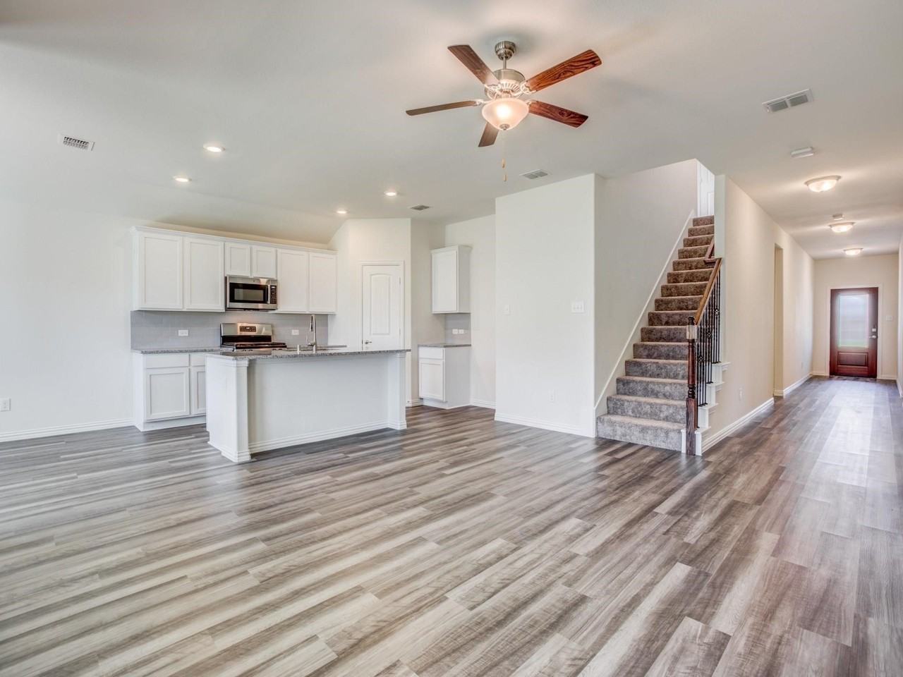 213 Cedar Canyon Dr - Photo 2 of 13