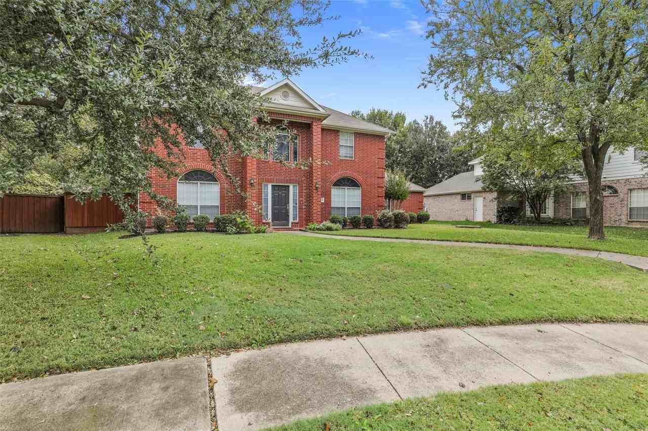 2810 Glenwick Ct - Photo 4 of 40