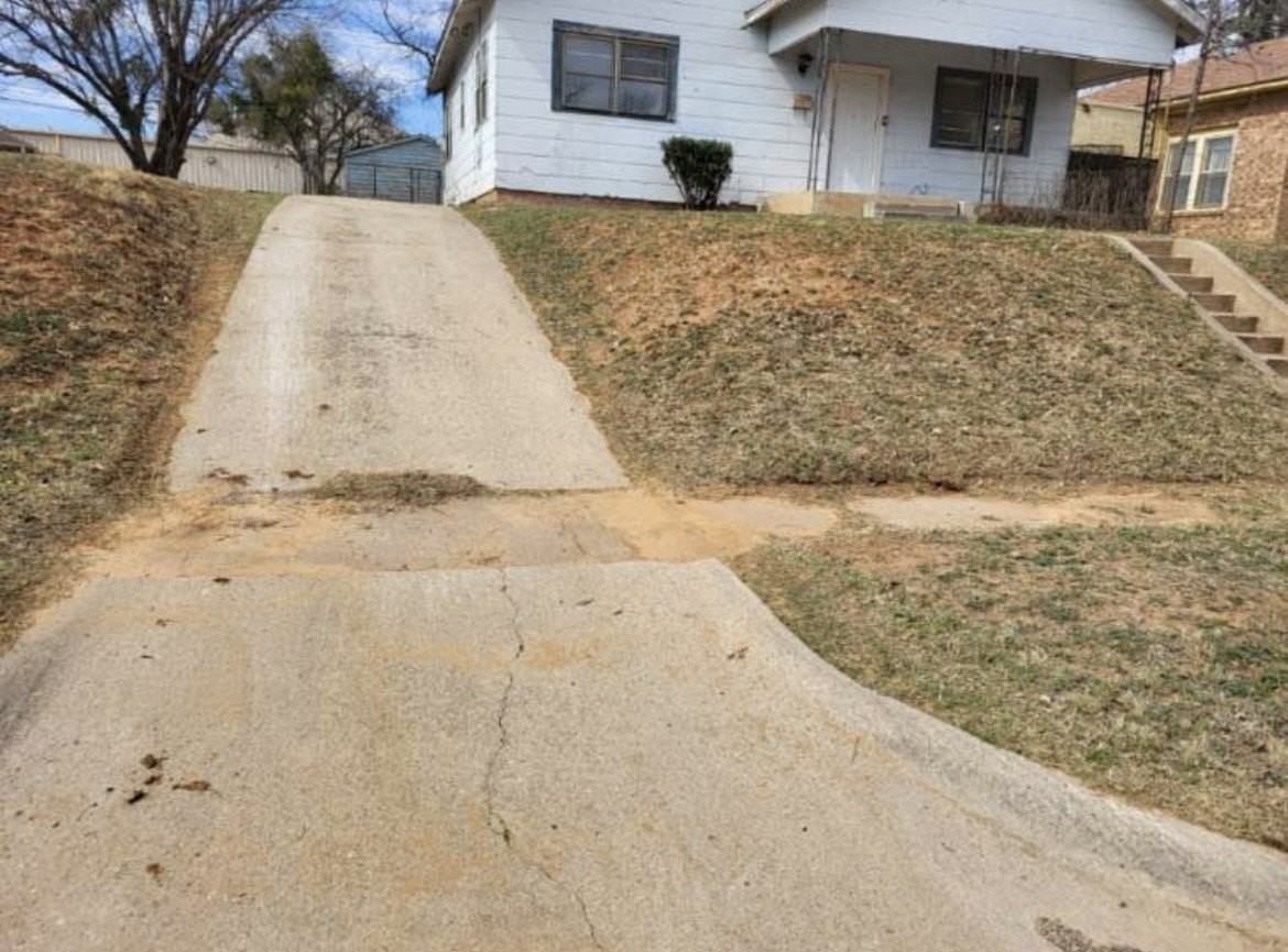 1750 Walnut St - Photo 2 of 17