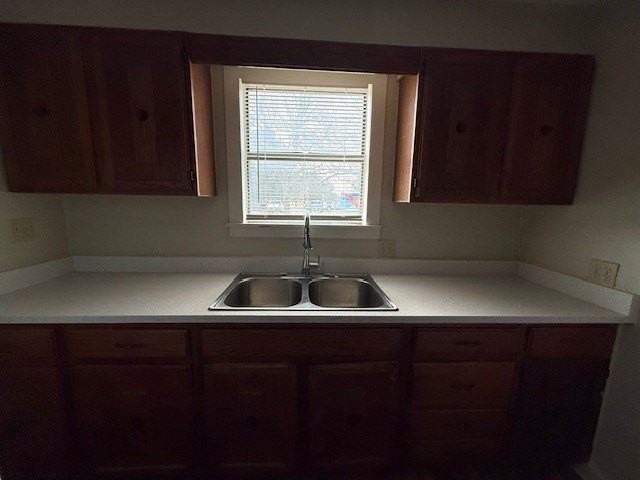 1750 Walnut St - Photo 6 of 17