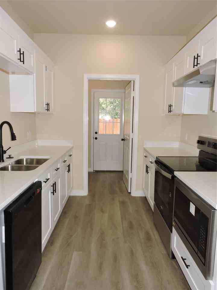 106 Navajo Dr - Photo 7 of 24