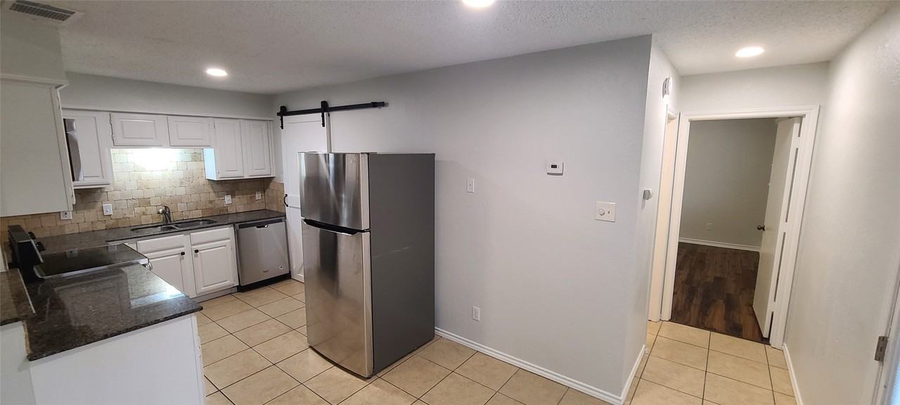 17811 Farley Trl - Photo 3 of 9