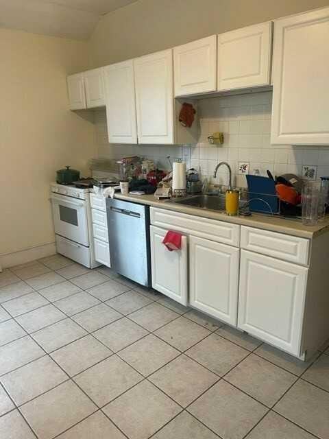 196 Naples Rd - Photo 5 of 10