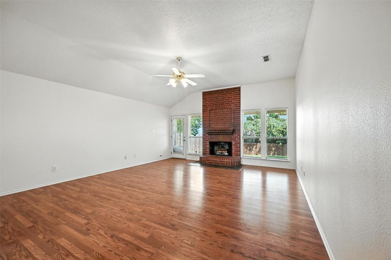 1455 Morrison Dr - Photo 2 of 19