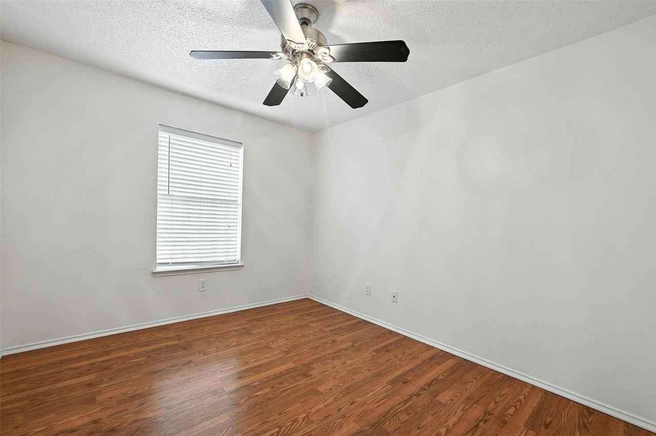1455 Morrison Dr - Photo 6 of 19