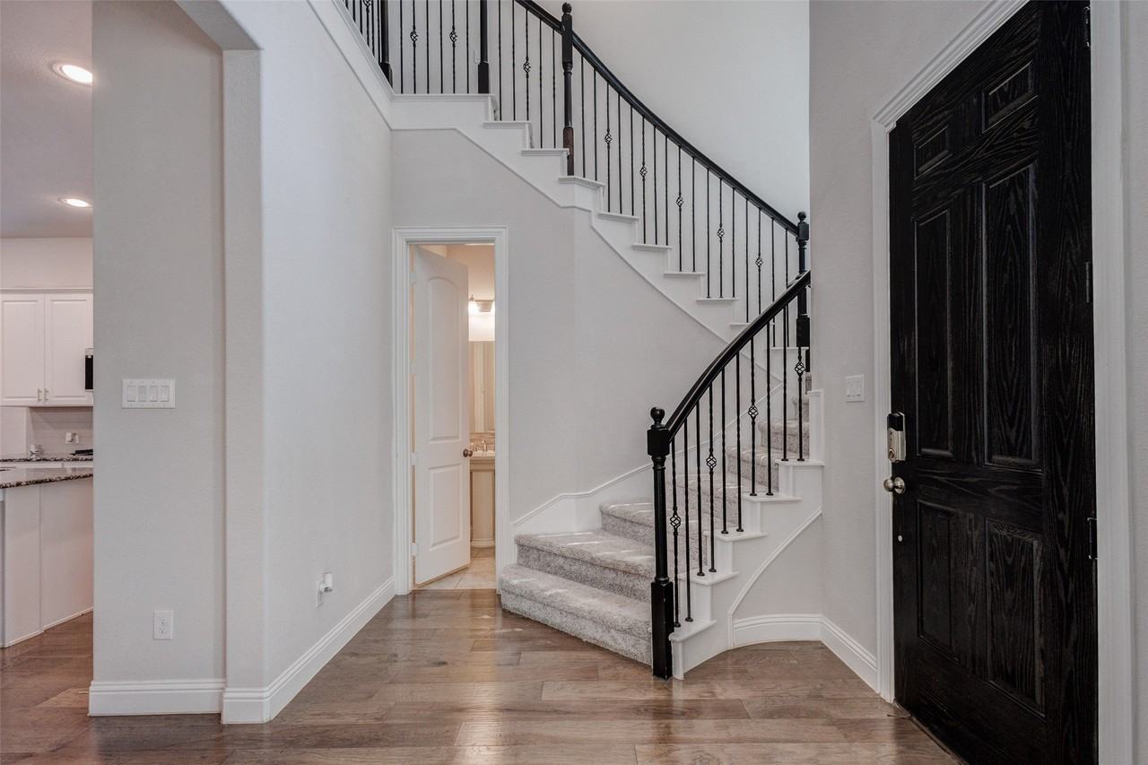 4248 Del Rey Ave - Photo 3 of 34