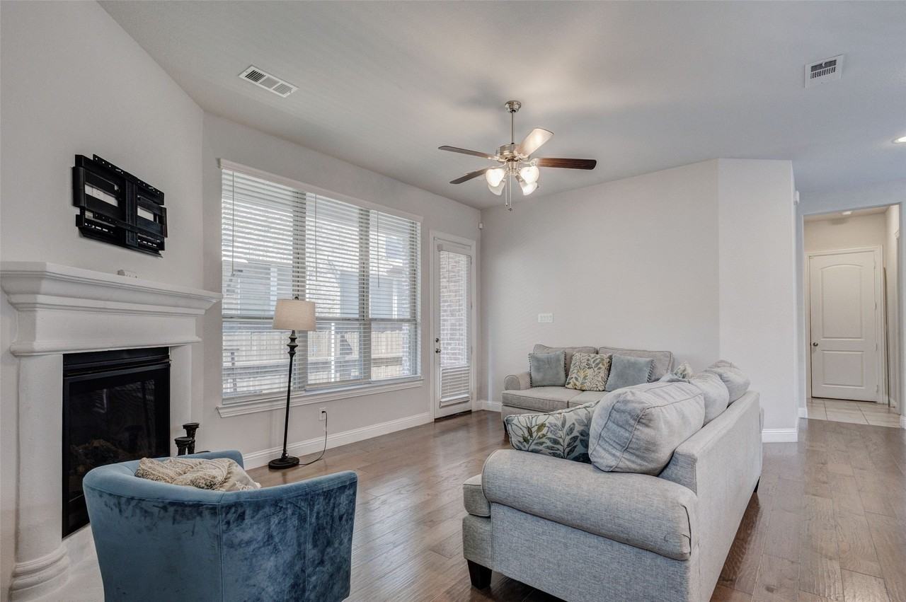 4248 Del Rey Ave - Photo 7 of 34