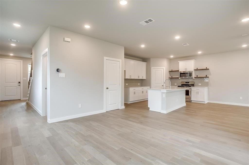 4525 Hogans Alley Dr - Photo 5 of 35