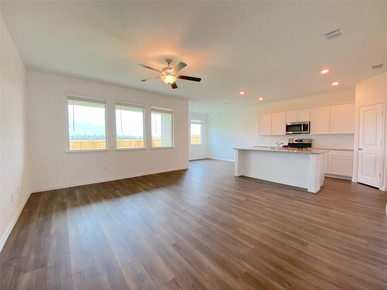 565 Pueblo Bonito Trl - Photo 2 of 13