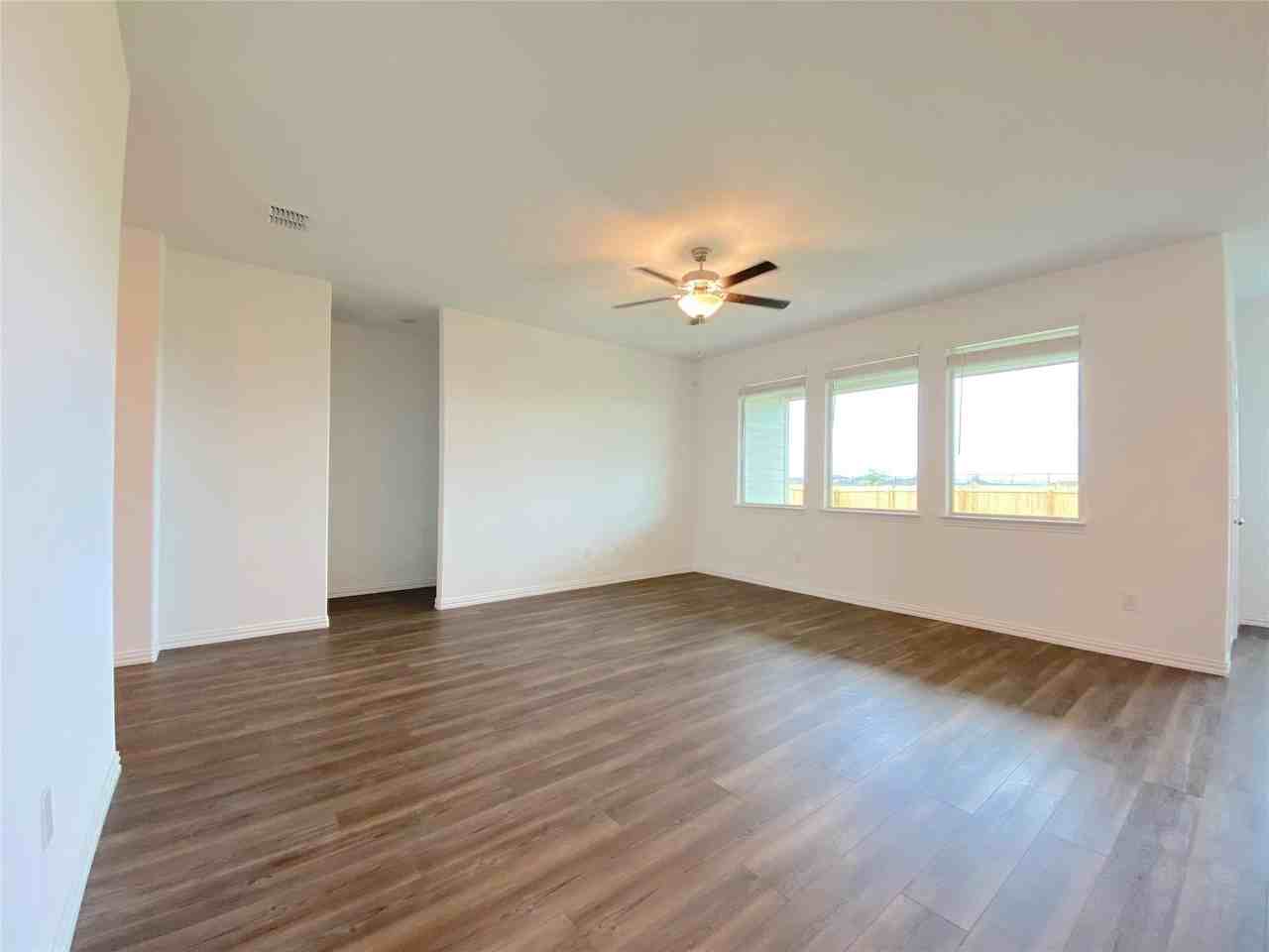 565 Pueblo Bonito Trl - Photo 4 of 13