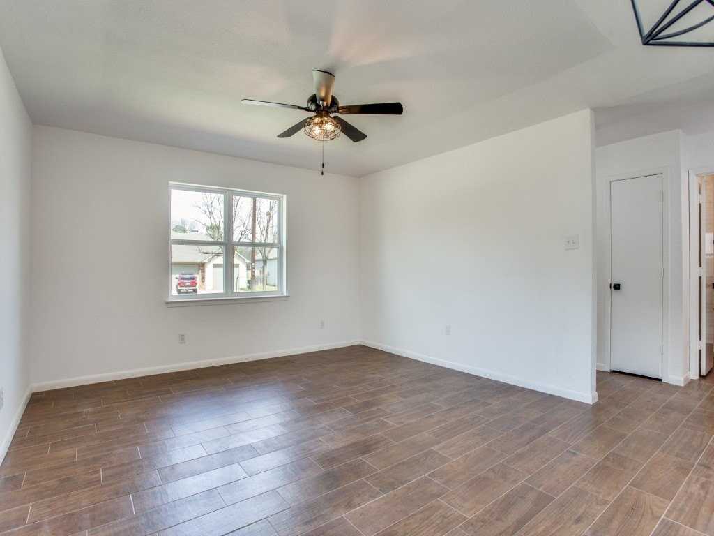 1307 Worthington St - Photo 3 of 15