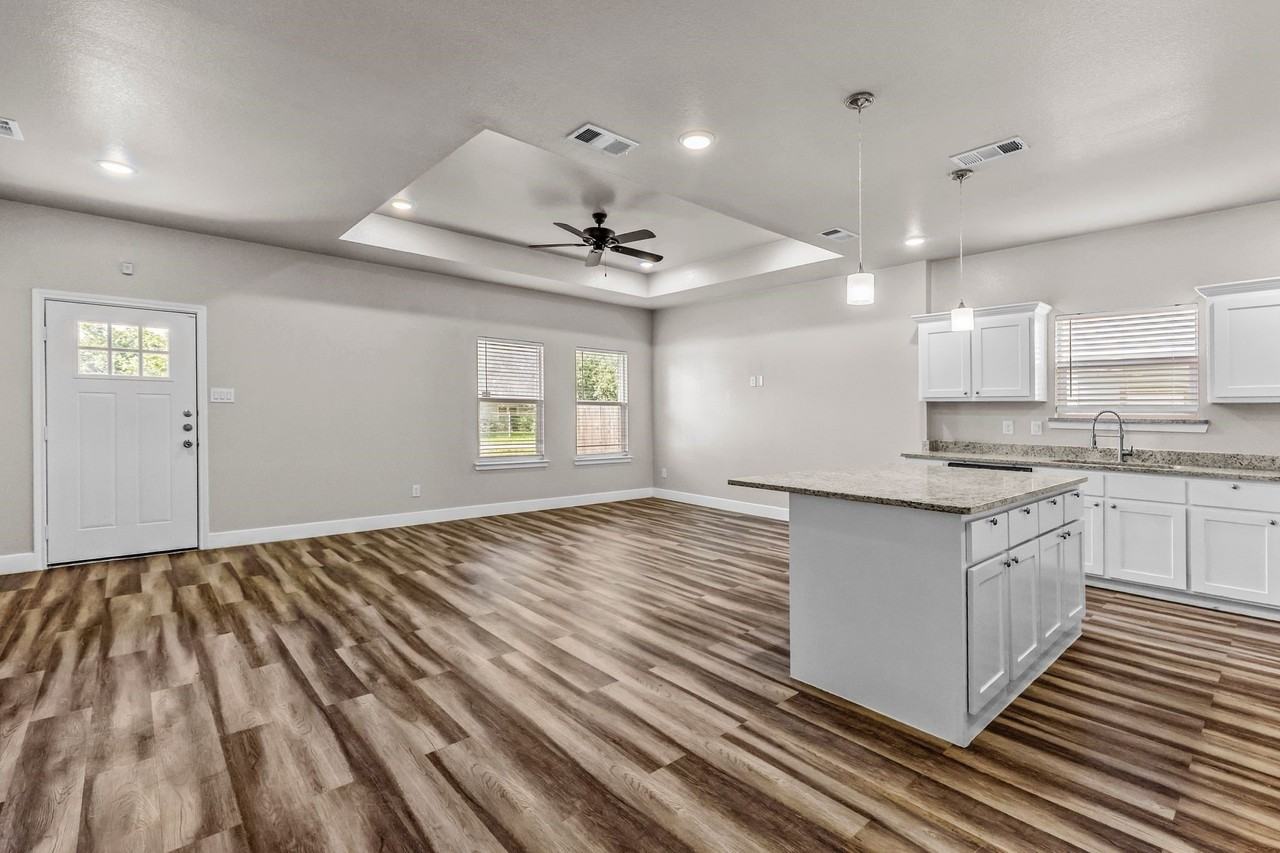 4210 Park St - Photo 3 of 24