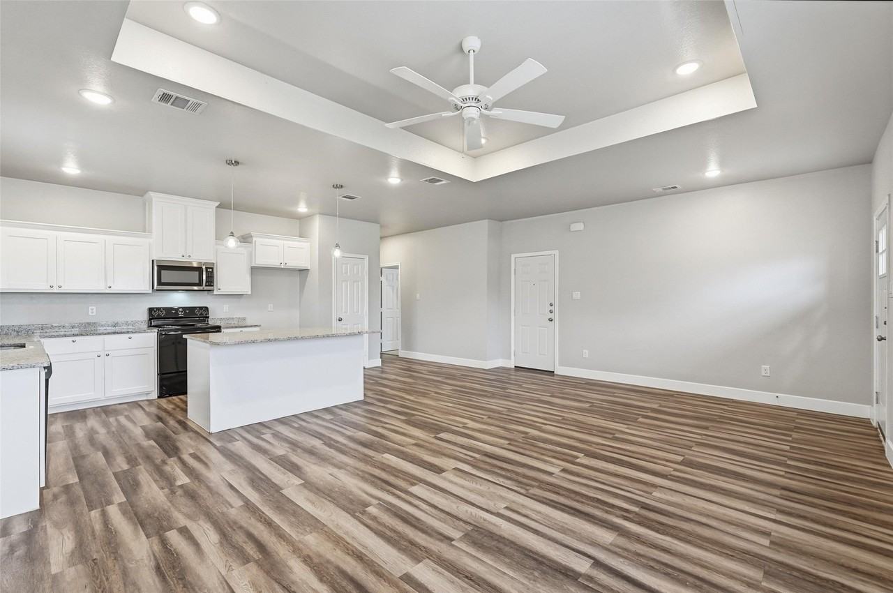 4215 Oneal St - Photo 4 of 21