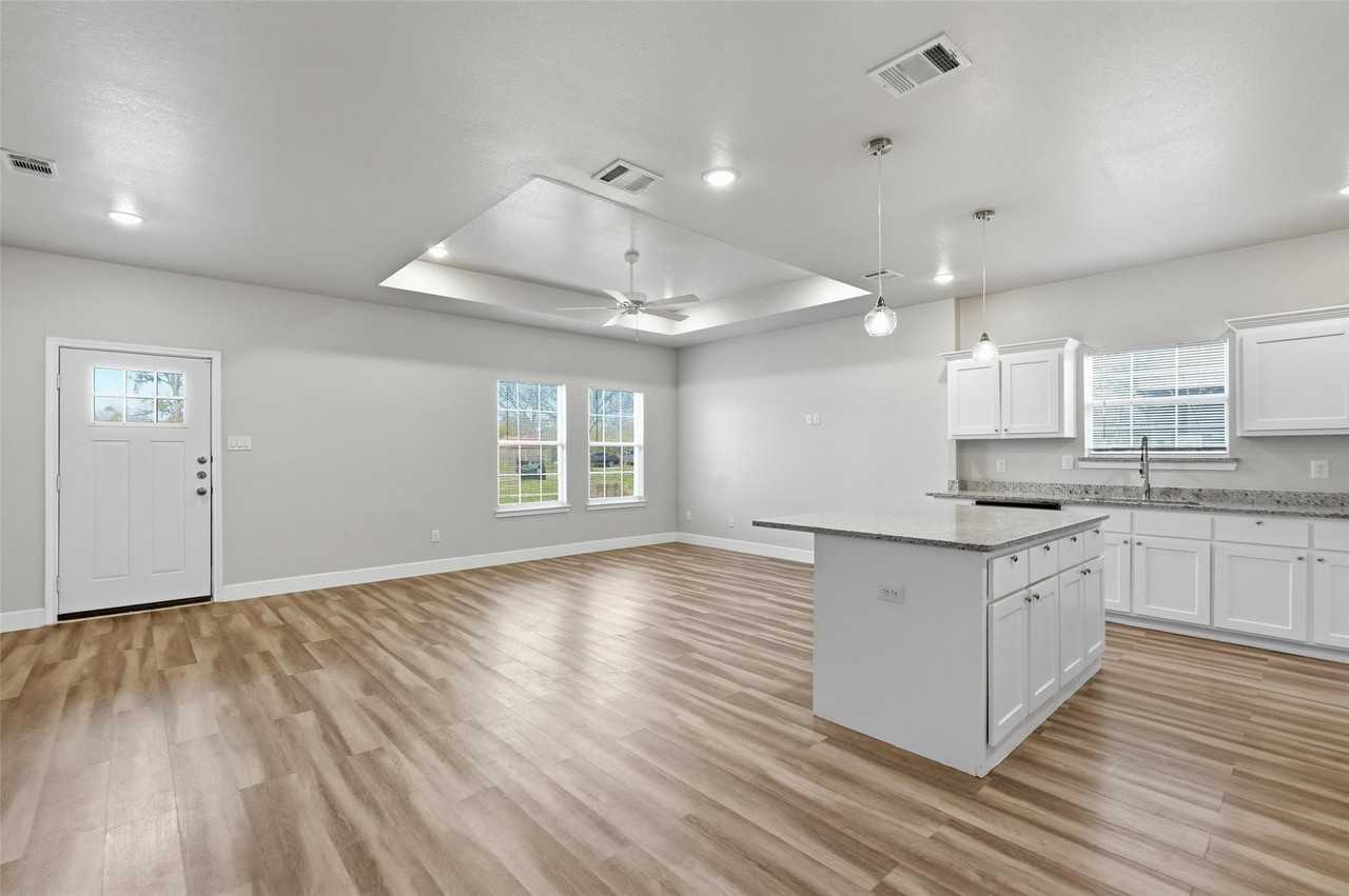 4215 Oneal St - Photo 5 of 21