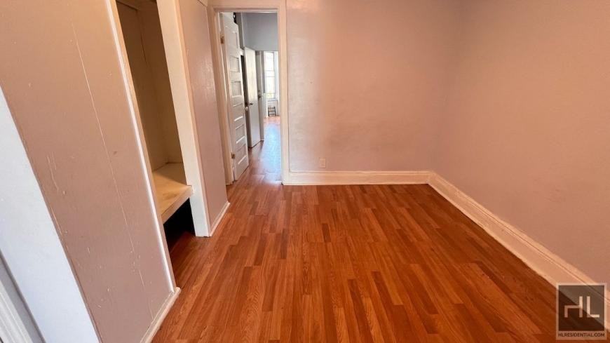 9746 Drew St - Photo 6 of 10