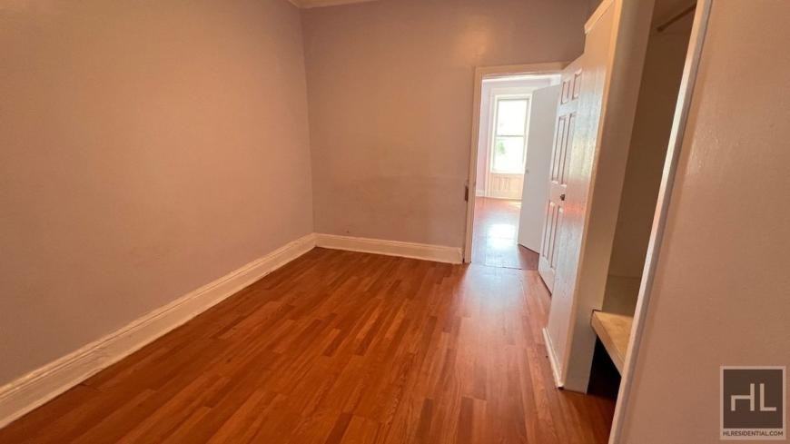 9746 Drew St - Photo 7 of 10