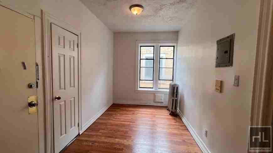 593 Miller Ave - Photo 3 of 10