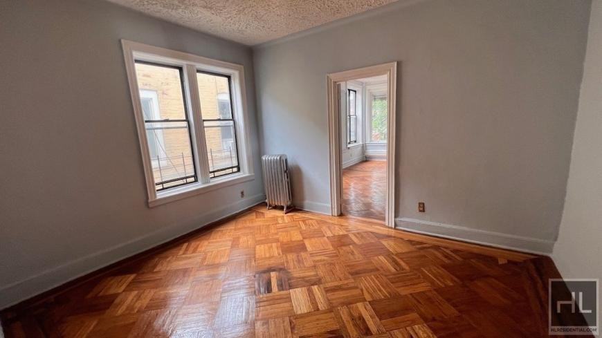 593 Miller Ave - Photo 4 of 10