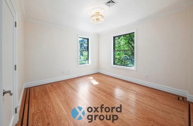 202 E 76th St - Photo 5 of 10