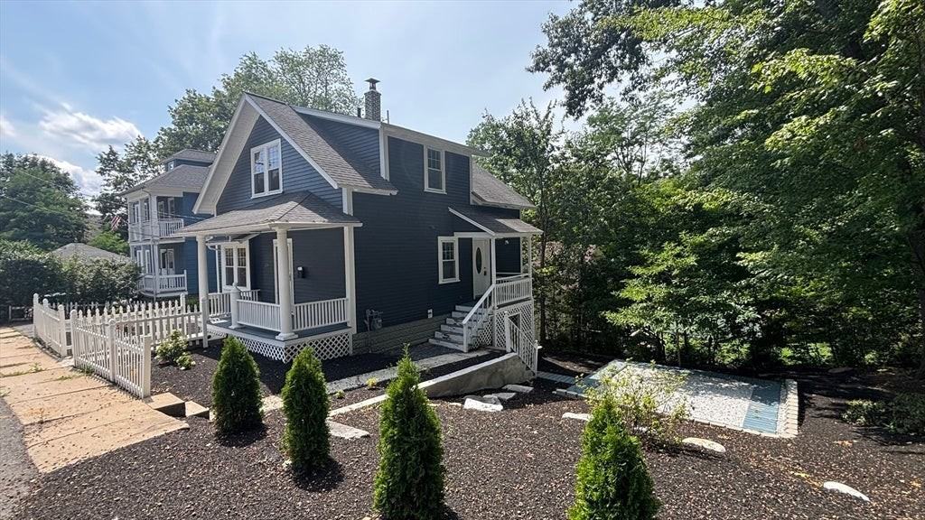 218 Marshall St - Photo 4 of 6
