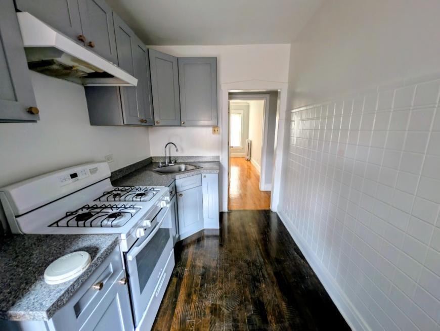 6402 N Hermitage Ave - Photo 2 of 10