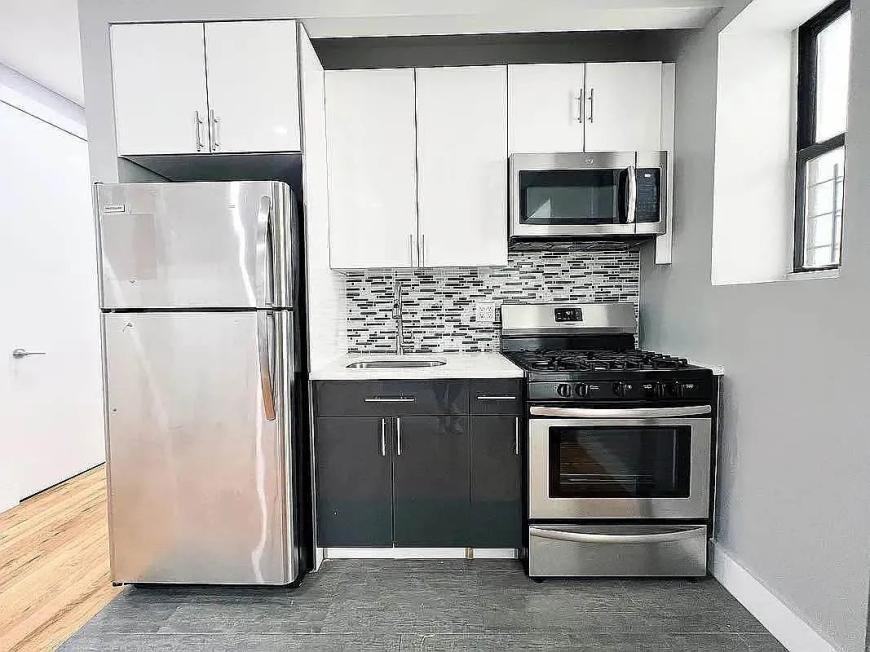 25 Fort Washington Ave - Photo 2 of 7