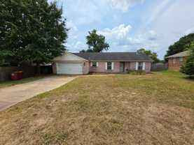404 Riverchase Blvd - Photo 1 of 1