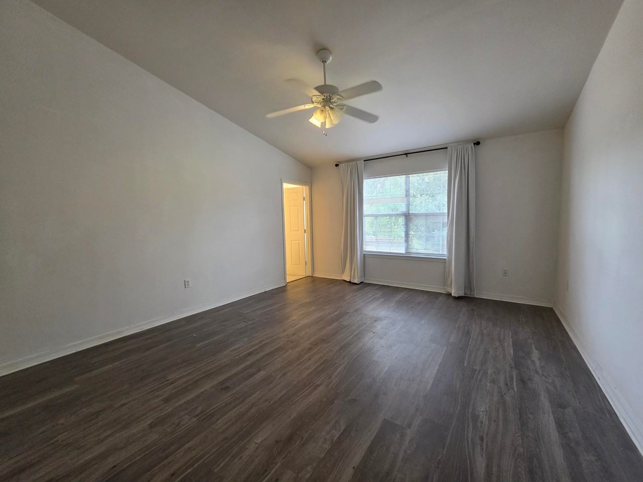 404 Riverchase Blvd - Photo 6 of 13