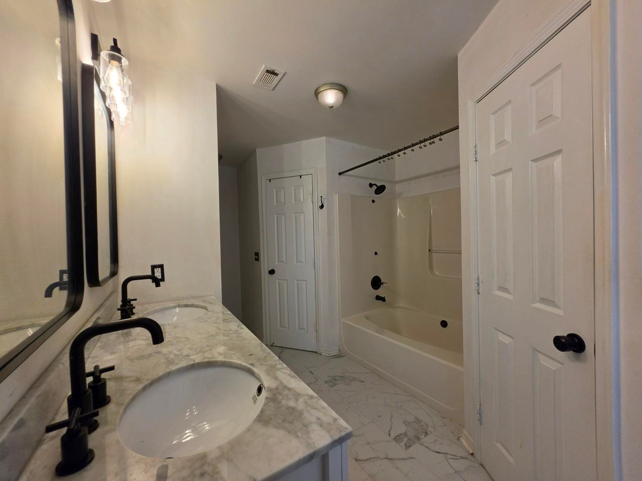 404 Riverchase Blvd - Photo 7 of 13