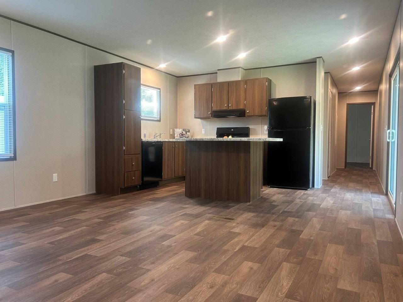25 White Oak Vlg - Photo 2 of 18