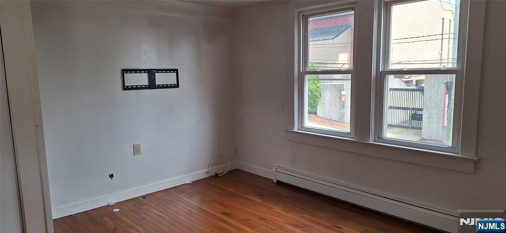 56 Garfield Ave - Photo 2 of 14