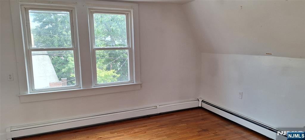 56 Garfield Ave - Photo 3 of 14