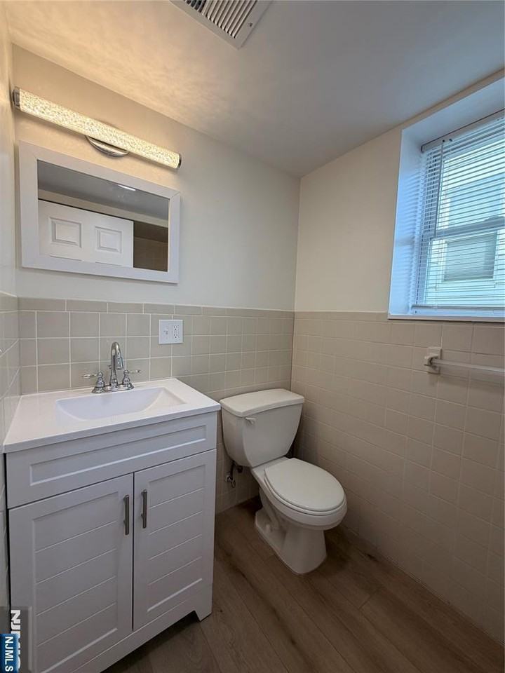 58-60 Davenport Ave - Photo 6 of 17