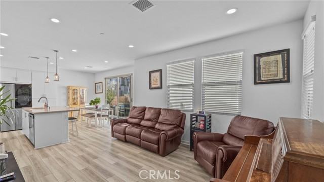 16282 Meadowhouse Ave - Photo 3 of 50